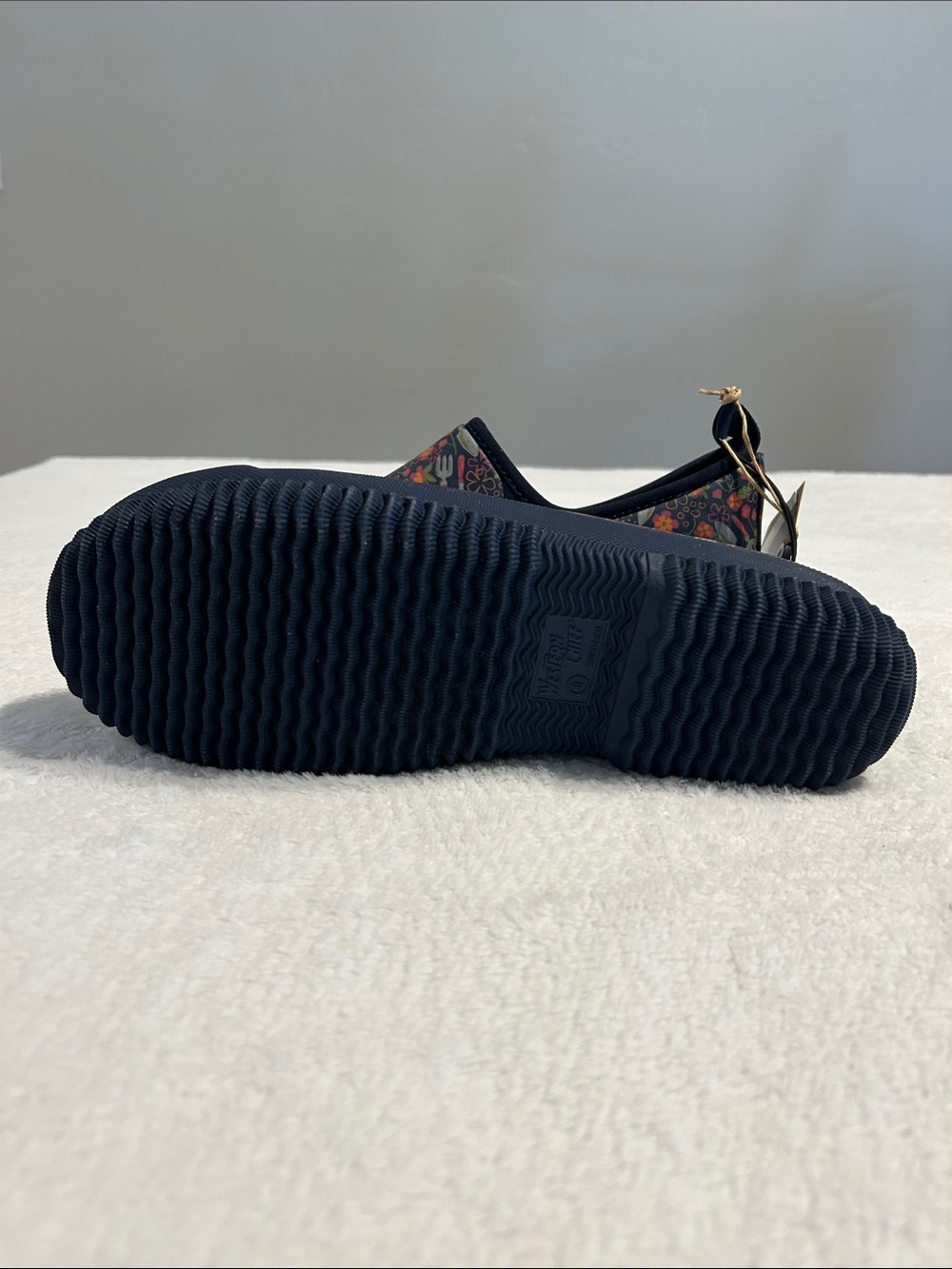 Western Chief Navy Floral & Cactus Slip-On Moccasins. Garden tools - Picture 8 of 11